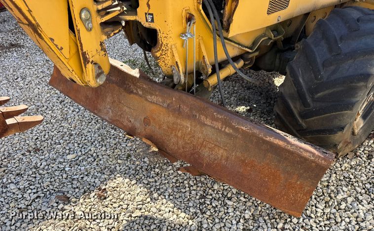 image for item EN0565 2002 Vermeer V120 vibratory cable plow