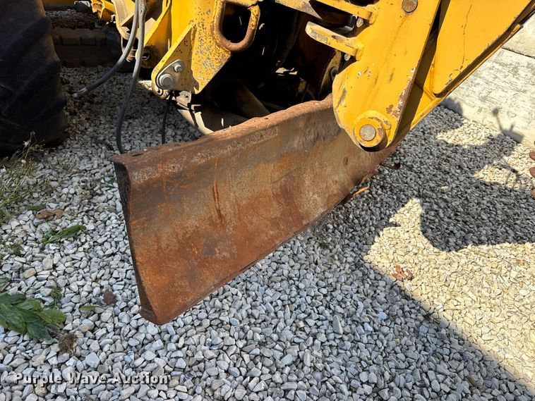 image for item EN0565 2002 Vermeer V120 vibratory cable plow