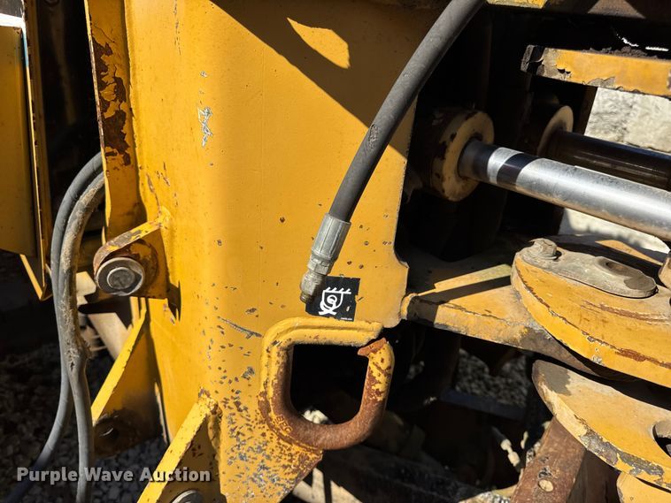 image for item EN0565 2002 Vermeer V120 vibratory cable plow