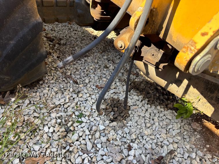 image for item EN0565 2002 Vermeer V120 vibratory cable plow