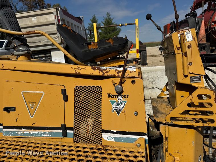 image for item EN0565 2002 Vermeer V120 vibratory cable plow