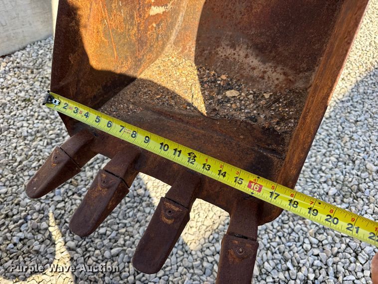 image for item EN0565 2002 Vermeer V120 vibratory cable plow