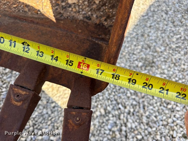 image for item EN0565 2002 Vermeer V120 vibratory cable plow