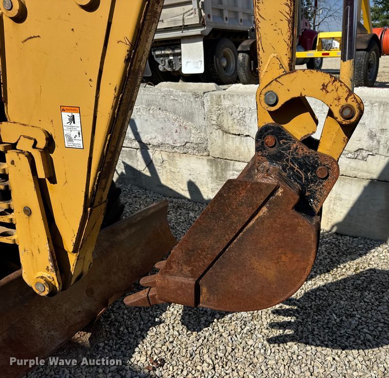 image for item EN0565 2002 Vermeer V120 vibratory cable plow