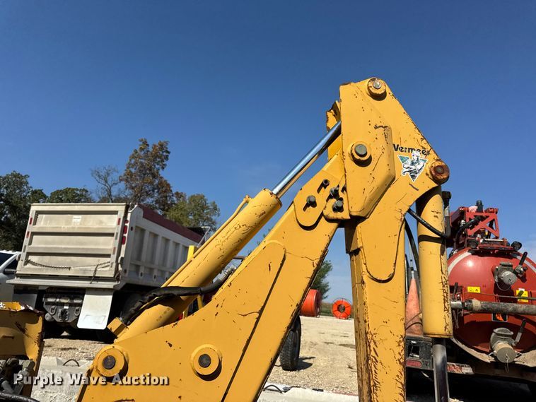 image for item EN0565 2002 Vermeer V120 vibratory cable plow