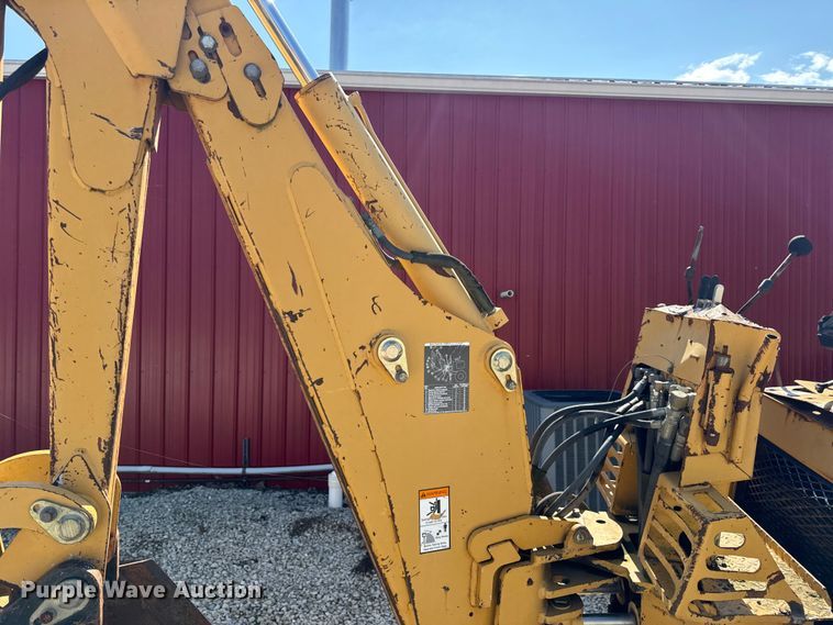 image for item EN0565 2002 Vermeer V120 vibratory cable plow