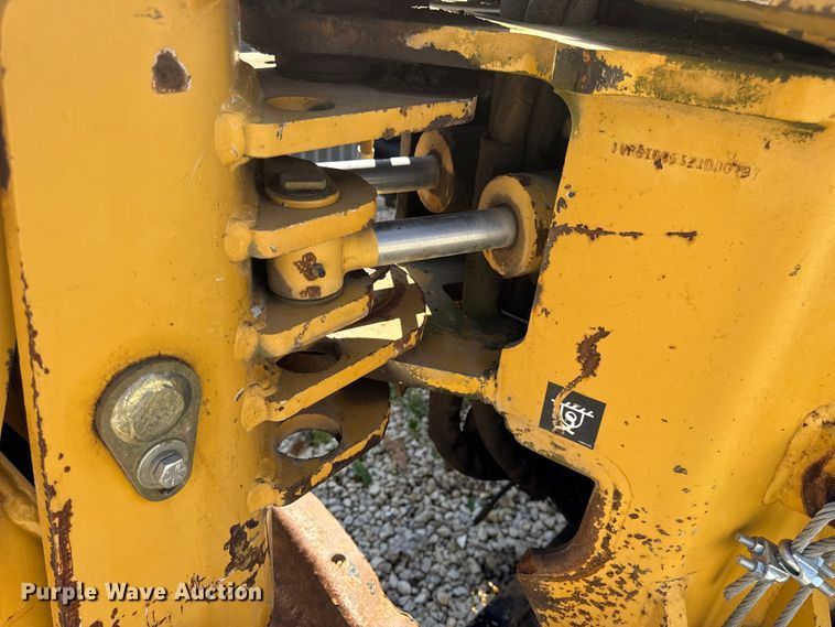 image for item EN0565 2002 Vermeer V120 vibratory cable plow