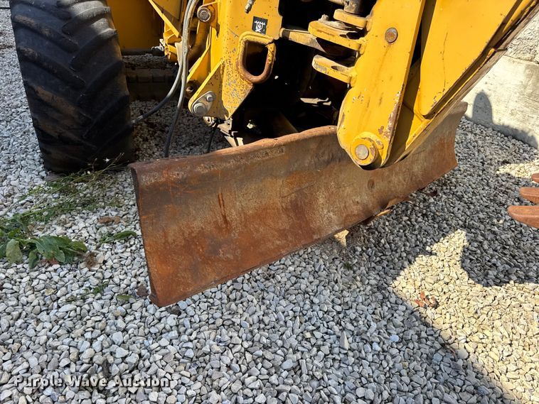 image for item EN0565 2002 Vermeer V120 vibratory cable plow