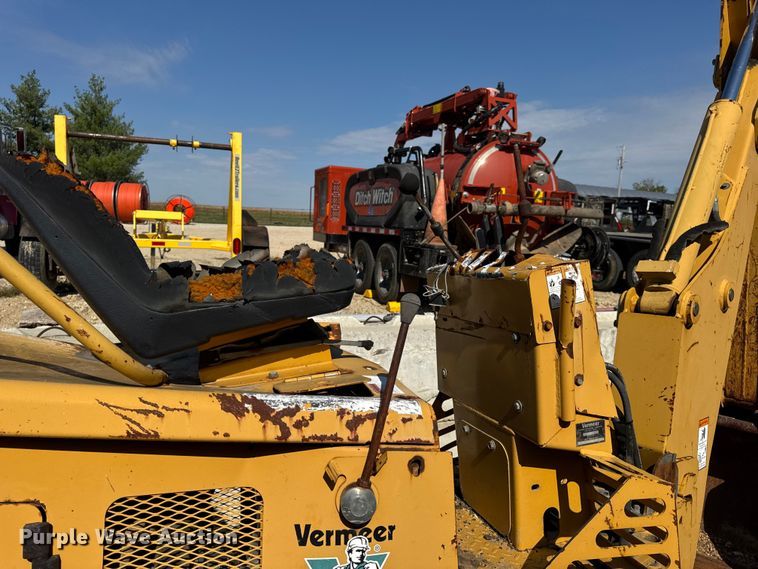 image for item EN0565 2002 Vermeer V120 vibratory cable plow