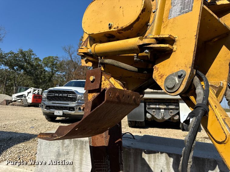 image for item EN0565 2002 Vermeer V120 vibratory cable plow