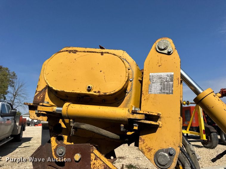 image for item EN0565 2002 Vermeer V120 vibratory cable plow
