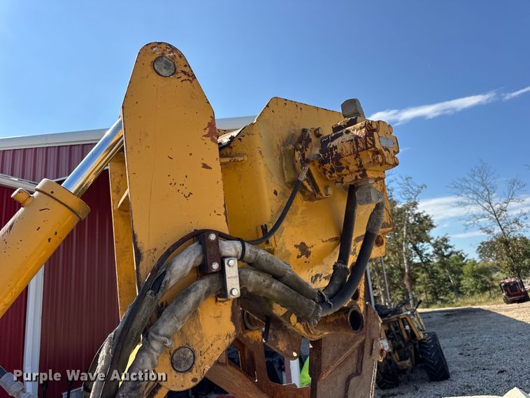 image for item EN0565 2002 Vermeer V120 vibratory cable plow