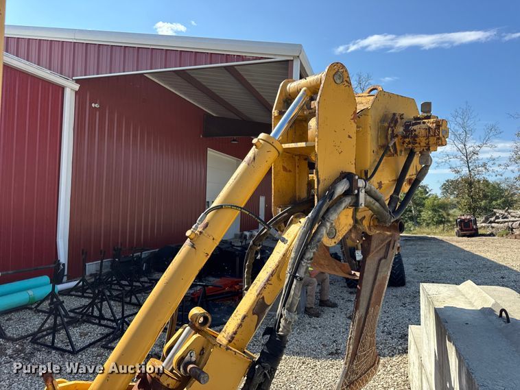 image for item EN0565 2002 Vermeer V120 vibratory cable plow