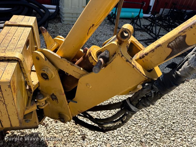 image for item EN0565 2002 Vermeer V120 vibratory cable plow