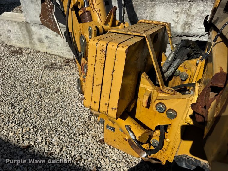 image for item EN0565 2002 Vermeer V120 vibratory cable plow