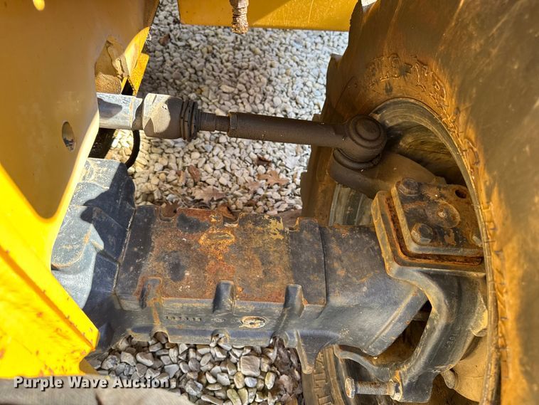 image for item EN0565 2002 Vermeer V120 vibratory cable plow