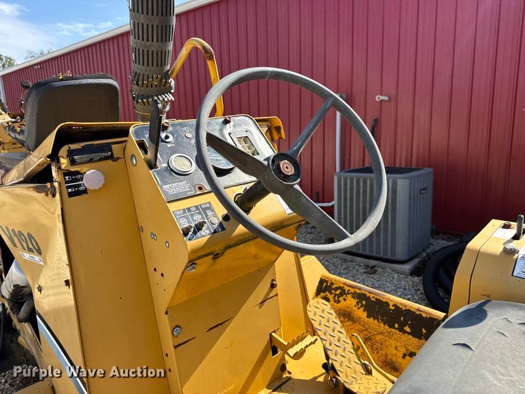 image for item EN0565 2002 Vermeer V120 vibratory cable plow