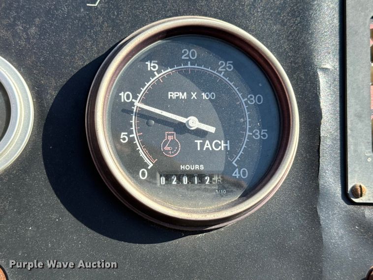 image for item EN0565 2002 Vermeer V120 vibratory cable plow