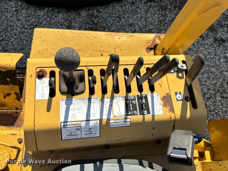 image for item EN0565 2002 Vermeer V120 vibratory cable plow