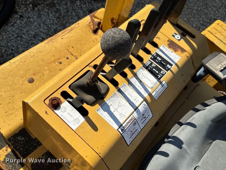 image for item EN0565 2002 Vermeer V120 vibratory cable plow