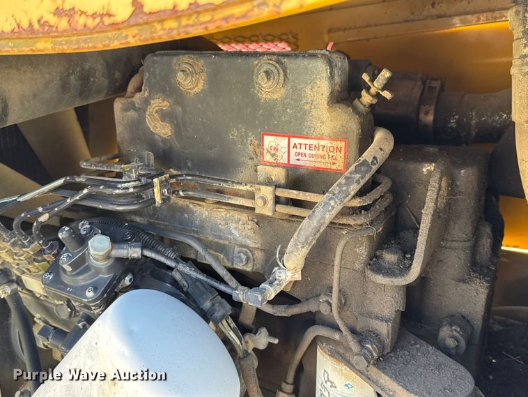 image for item EN0565 2002 Vermeer V120 vibratory cable plow