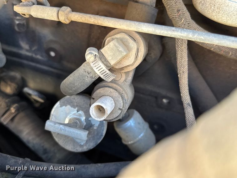 image for item EN0565 2002 Vermeer V120 vibratory cable plow