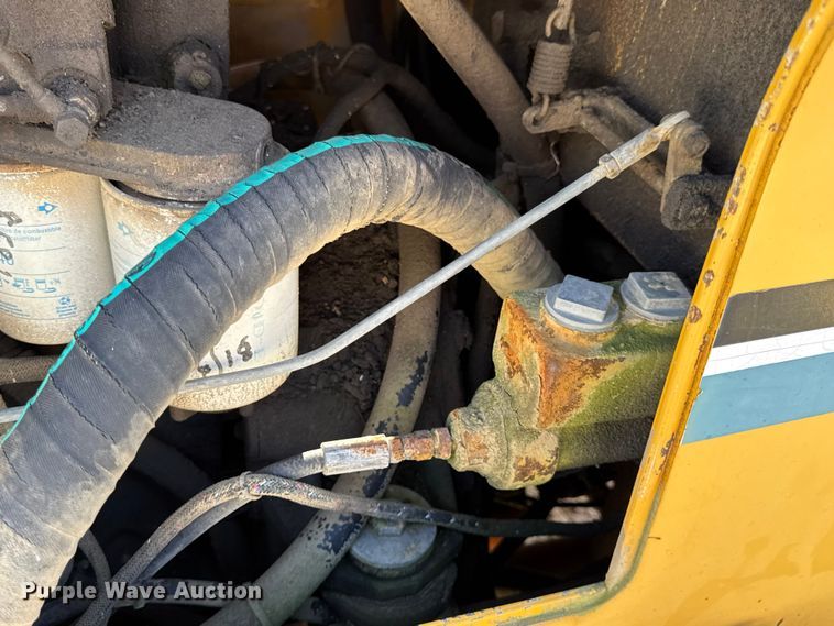 image for item EN0565 2002 Vermeer V120 vibratory cable plow