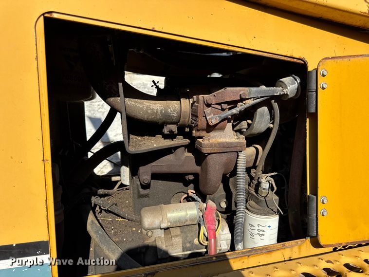 image for item EN0565 2002 Vermeer V120 vibratory cable plow