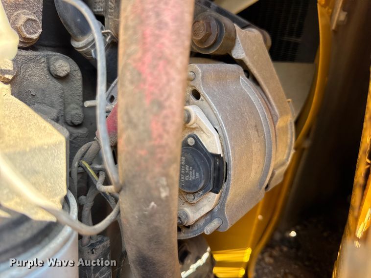 image for item EN0565 2002 Vermeer V120 vibratory cable plow