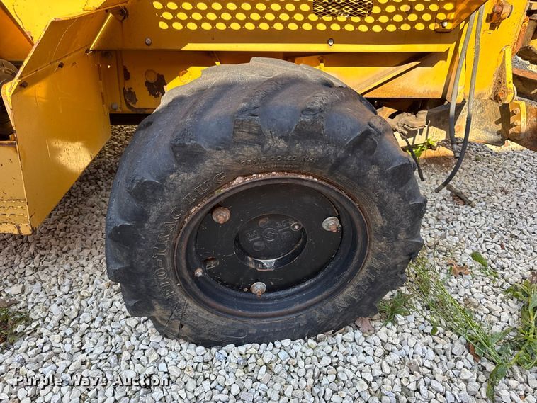 image for item EN0565 2002 Vermeer V120 vibratory cable plow