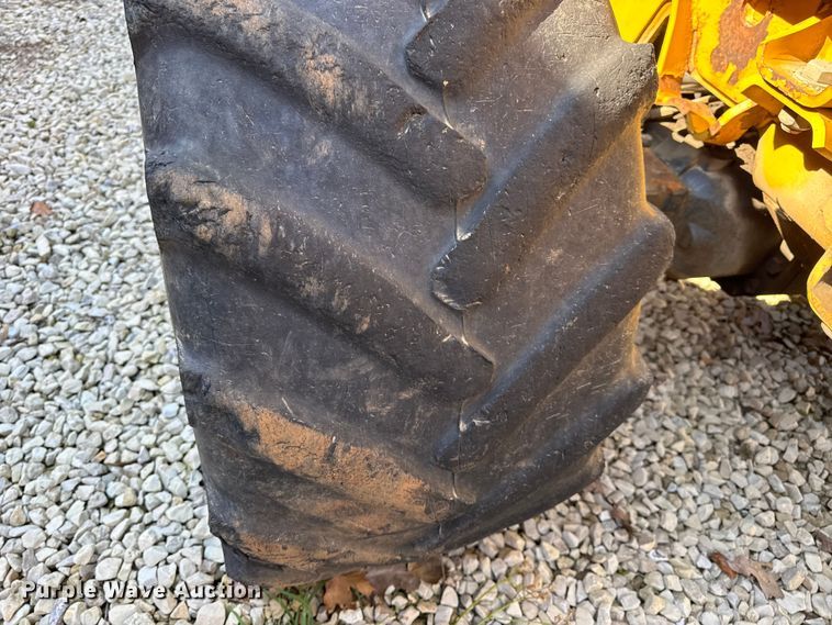 image for item EN0565 2002 Vermeer V120 vibratory cable plow