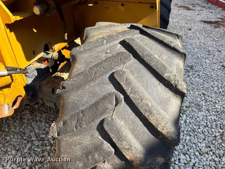 image for item EN0565 2002 Vermeer V120 vibratory cable plow