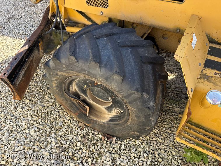 image for item EN0565 2002 Vermeer V120 vibratory cable plow