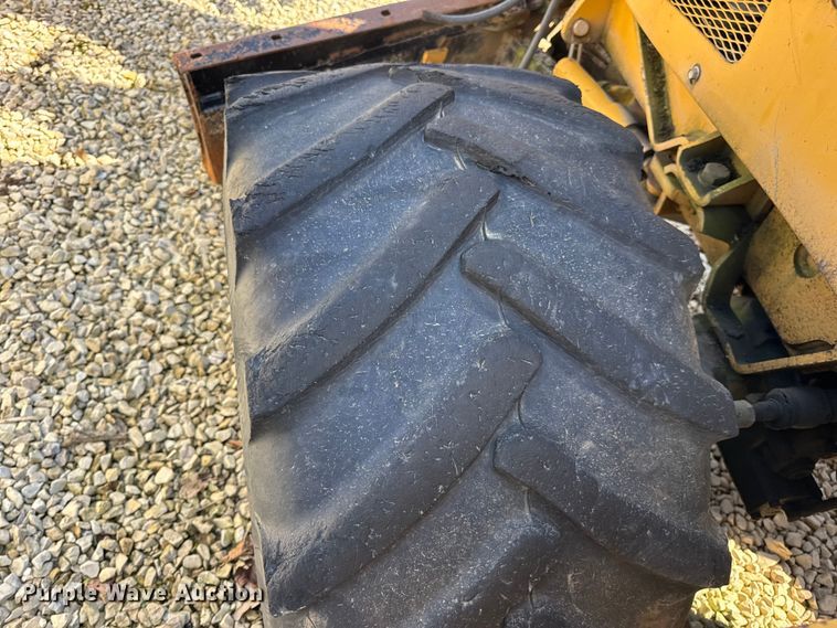 image for item EN0565 2002 Vermeer V120 vibratory cable plow