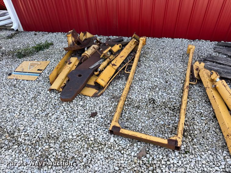 image for item EN0565 2002 Vermeer V120 vibratory cable plow