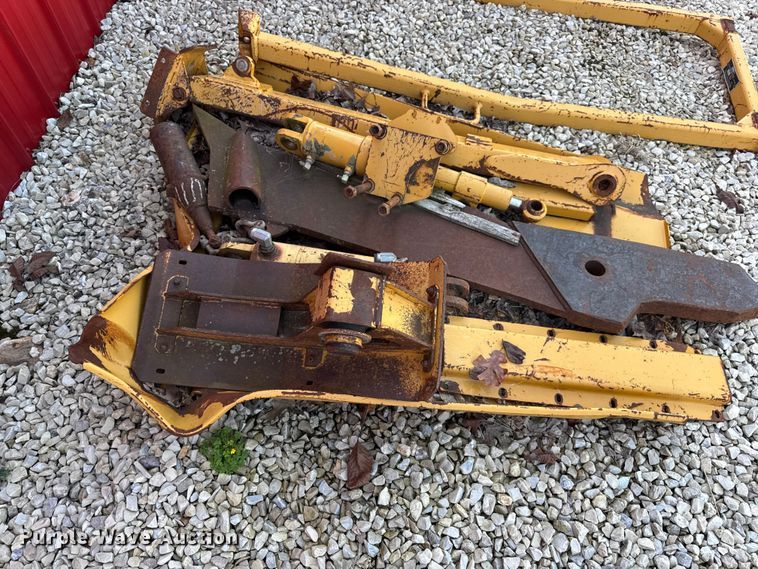 image for item EN0565 2002 Vermeer V120 vibratory cable plow