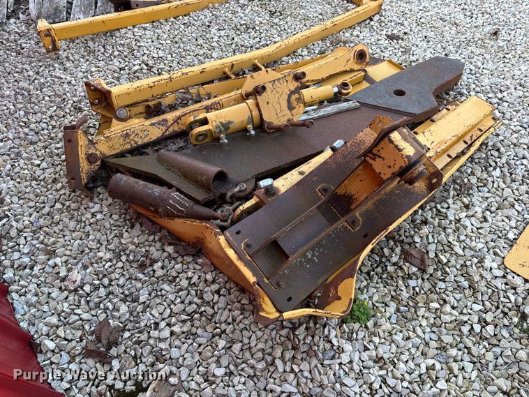 image for item EN0565 2002 Vermeer V120 vibratory cable plow