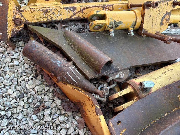 image for item EN0565 2002 Vermeer V120 vibratory cable plow