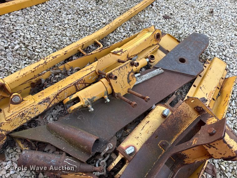 image for item EN0565 2002 Vermeer V120 vibratory cable plow