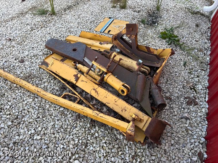 image for item EN0565 2002 Vermeer V120 vibratory cable plow