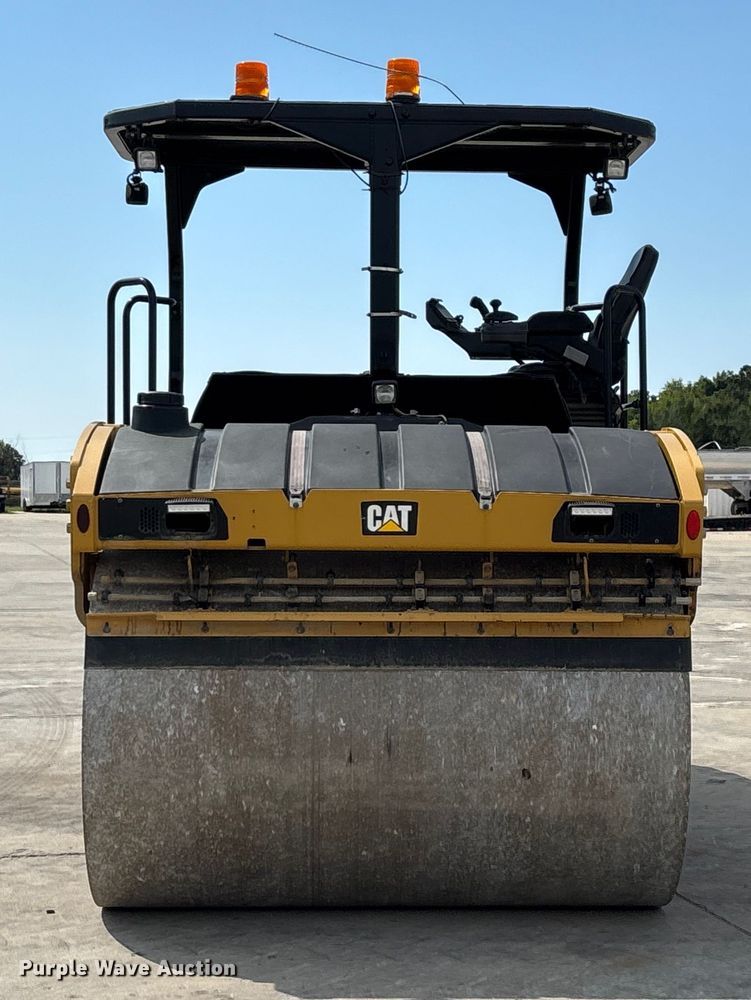 image for item EN5590 2019 Caterpillar CB13 double drum vibratory roller