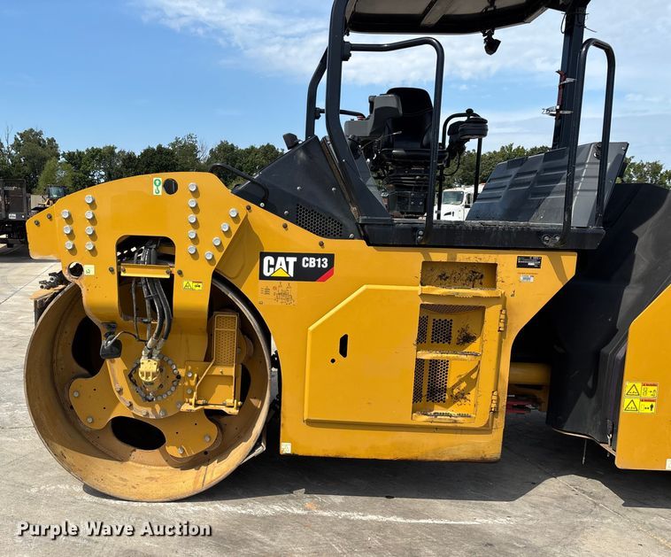 image for item EN5590 2019 Caterpillar CB13 double drum vibratory roller