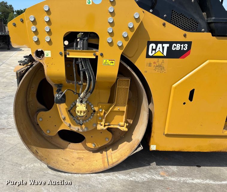 image for item EN5590 2019 Caterpillar CB13 double drum vibratory roller