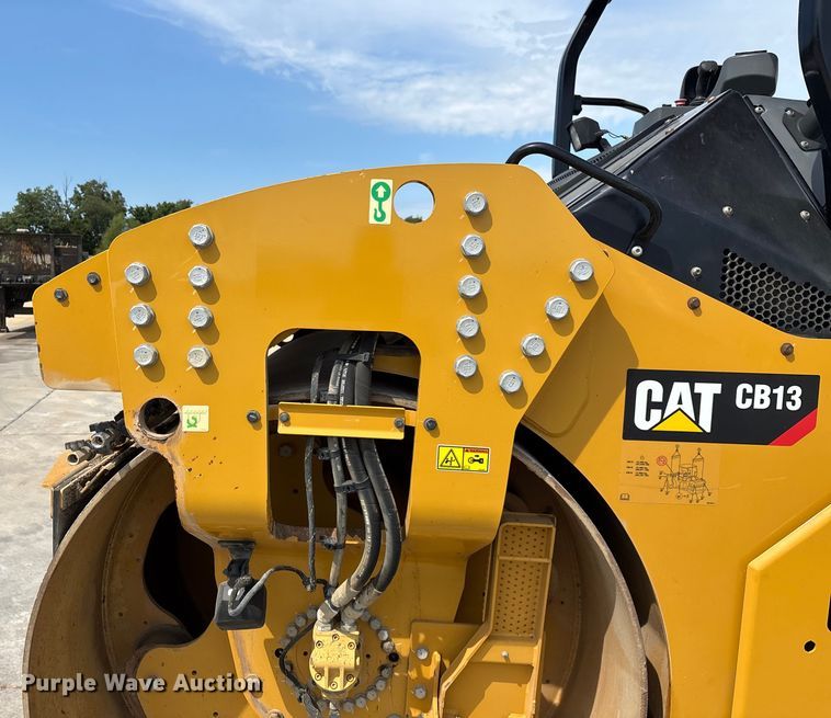 image for item EN5590 2019 Caterpillar CB13 double drum vibratory roller