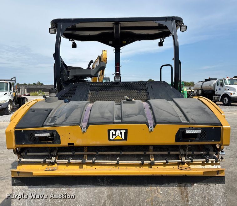 image for item EN5590 2019 Caterpillar CB13 double drum vibratory roller