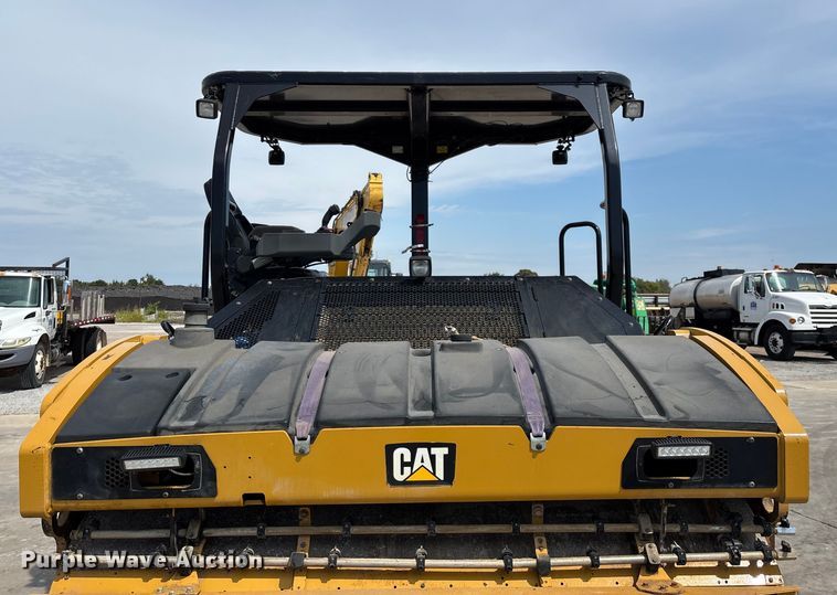 image for item EN5590 2019 Caterpillar CB13 double drum vibratory roller