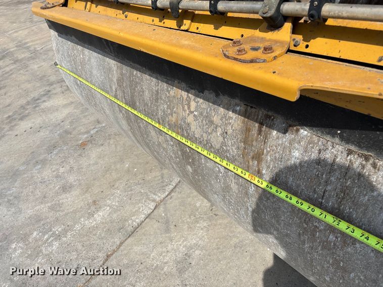 image for item EN5590 2019 Caterpillar CB13 double drum vibratory roller