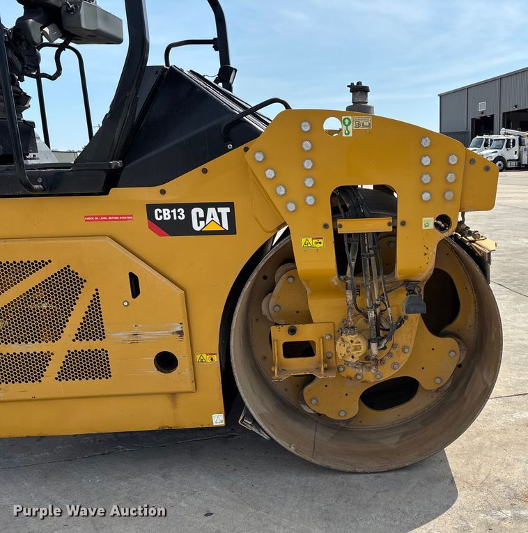 image for item EN5590 2019 Caterpillar CB13 double drum vibratory roller