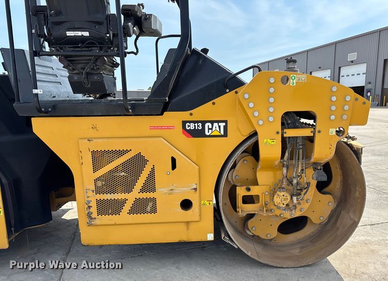image for item EN5590 2019 Caterpillar CB13 double drum vibratory roller