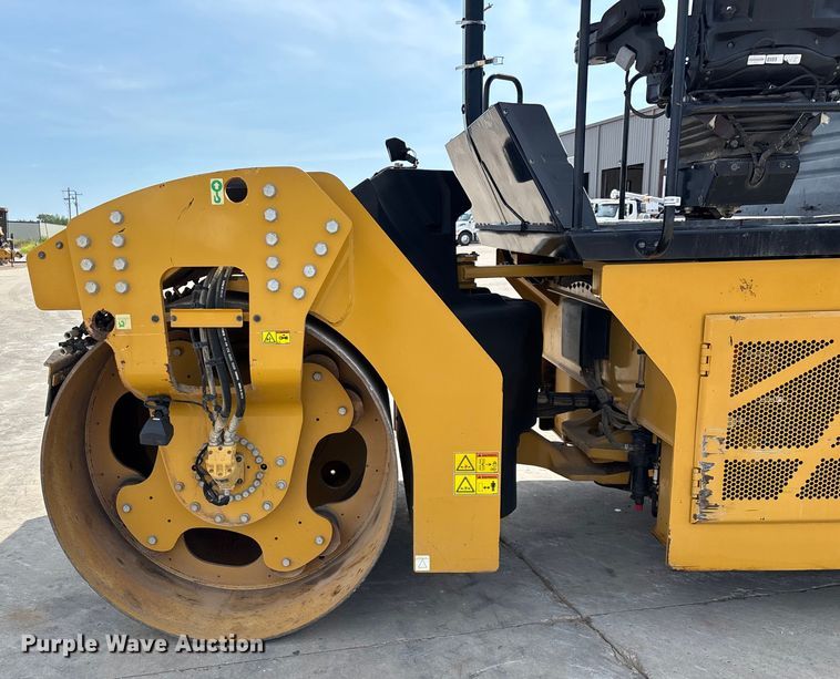 image for item EN5590 2019 Caterpillar CB13 double drum vibratory roller